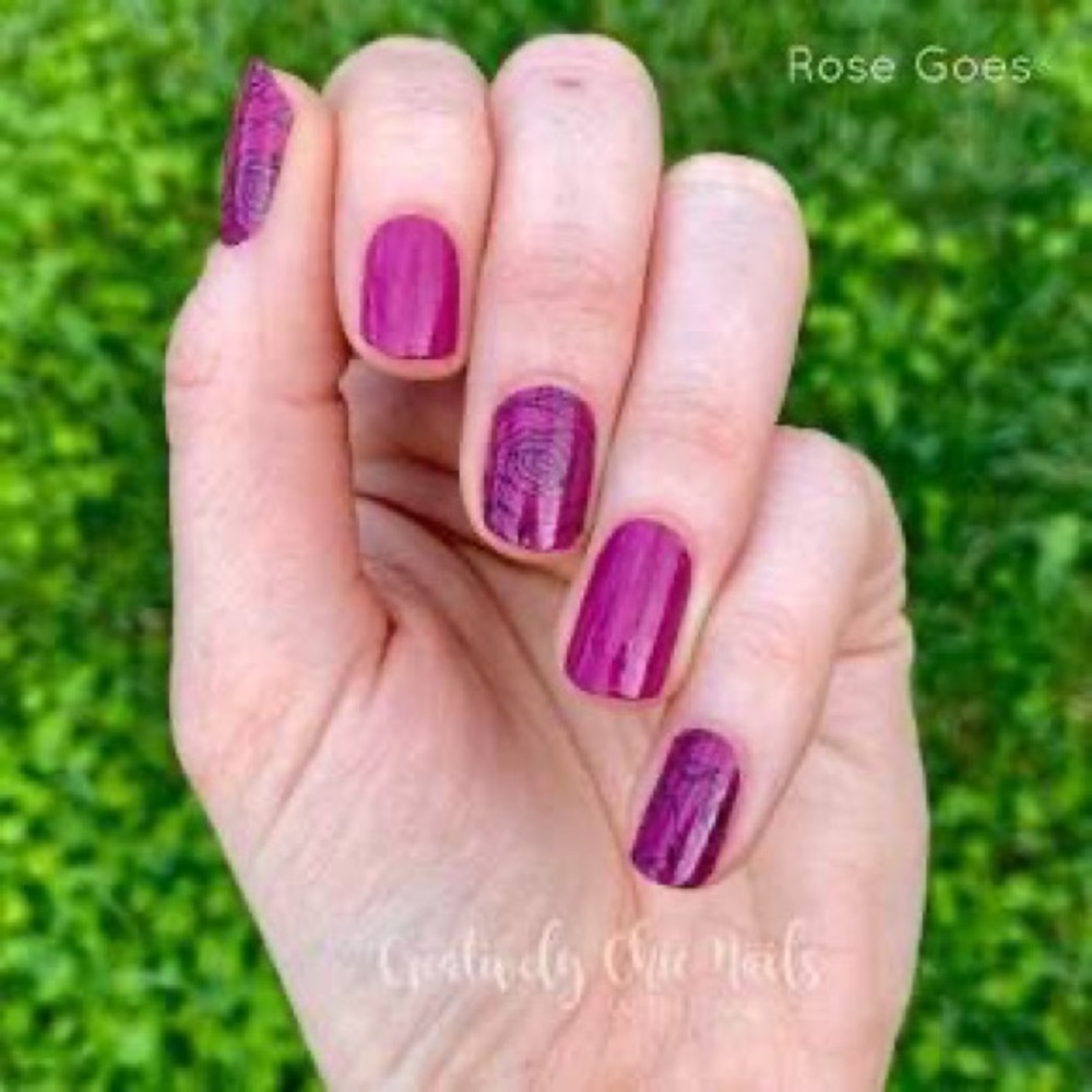 🌸Sale:3/$30🌸 Color Street Nail strips. Shade: Rose Goes.